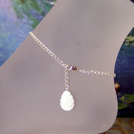 AN050 - Leaf Dangle Adjustable up to 10 AN050 - Leaf Dangle Adjustable up to 10