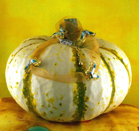 RN0229 – Golden Butterflies – 15" to 18” RN0229 – Golden Butterflies – 15" to 18”
