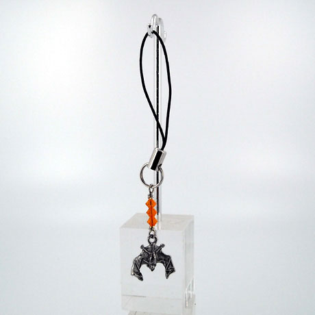 ZPSW069 - Hanging Bat - zipper pull 2"