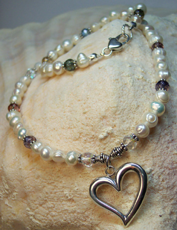 N0113 - Pearls, Baubles & Hearts - 16" - Click Image to Close